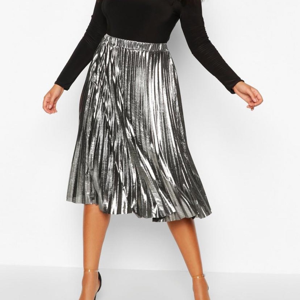 Pleated metallic midi skirt